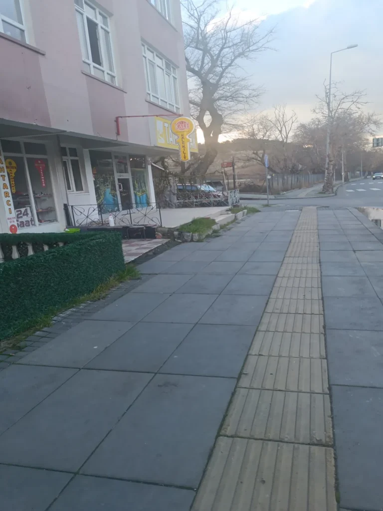 Şenol Caddesi Çilingir